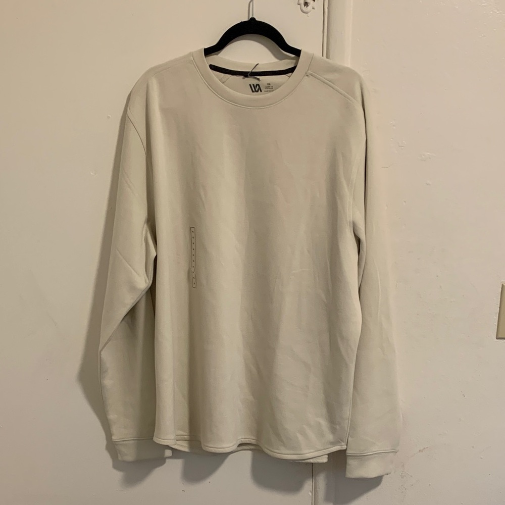 Men’s VRST pinnacle crewneck in light sand! NWT